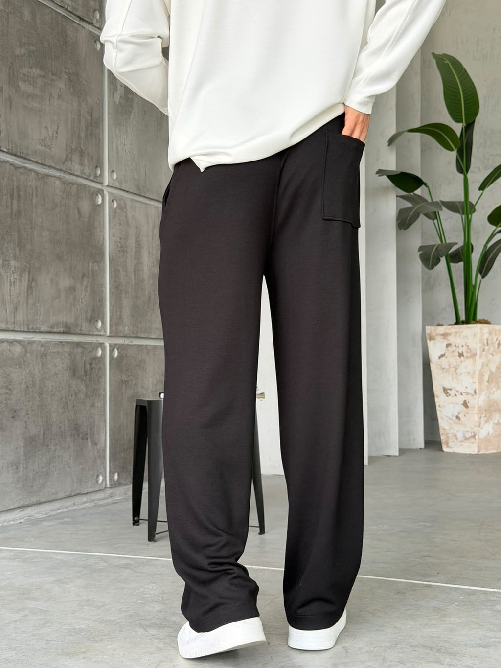 Modal Fabric Basic Baggy Joggers – Black