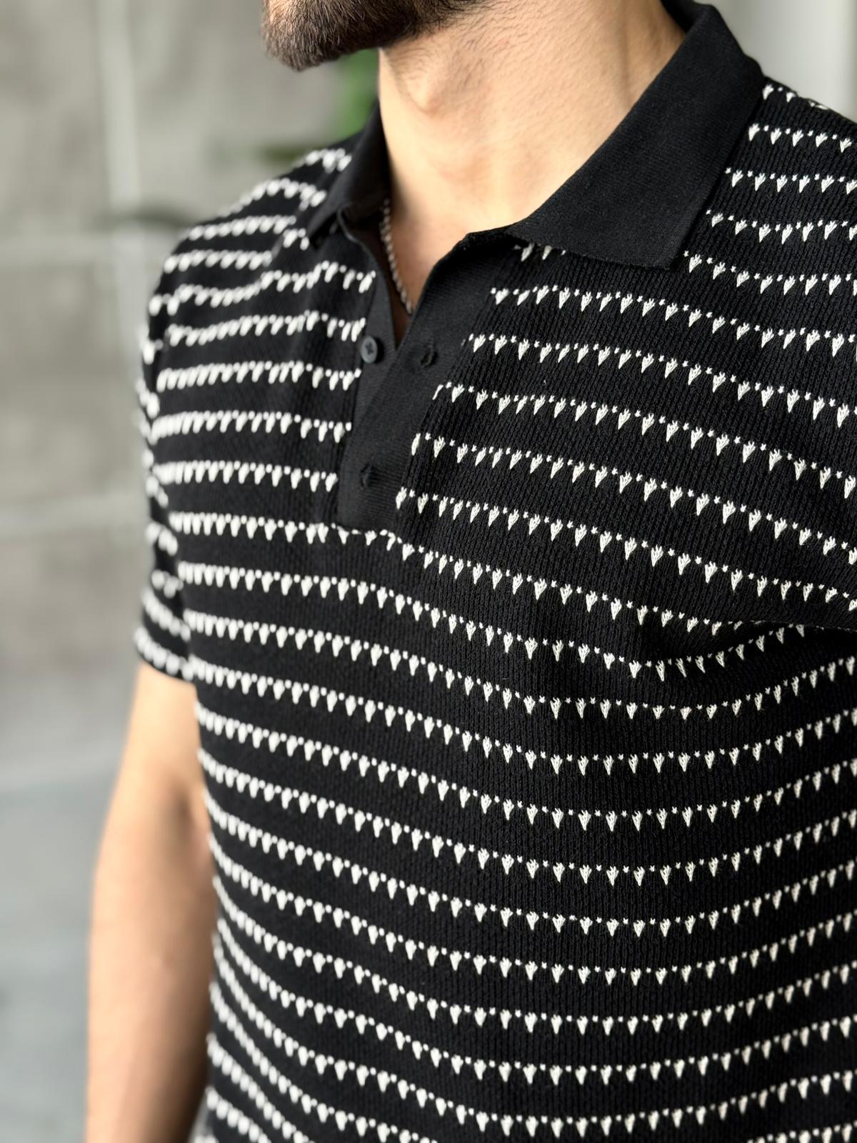Detail Collar Polo Knit – Black| TST.011