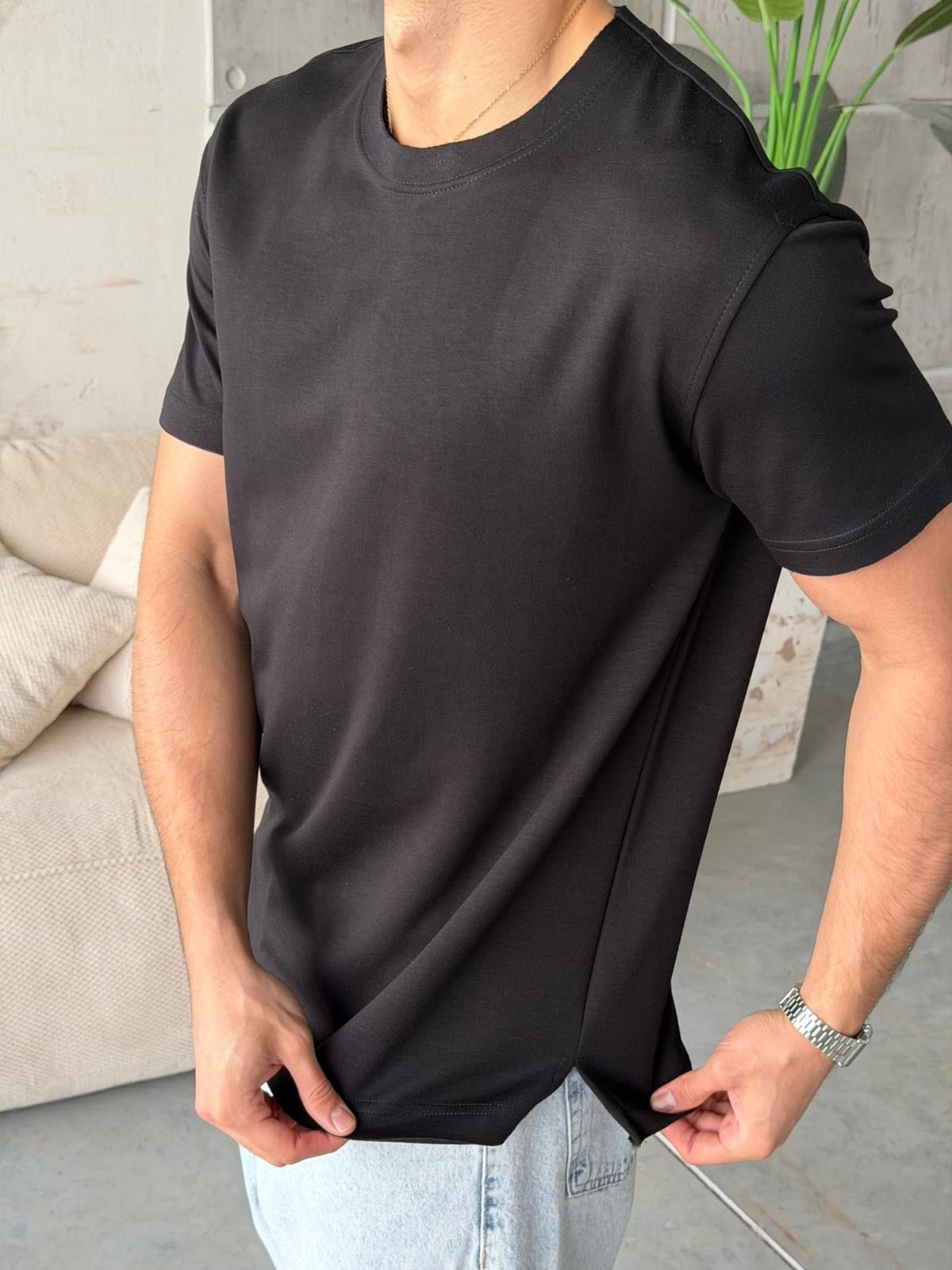 TST BLACK