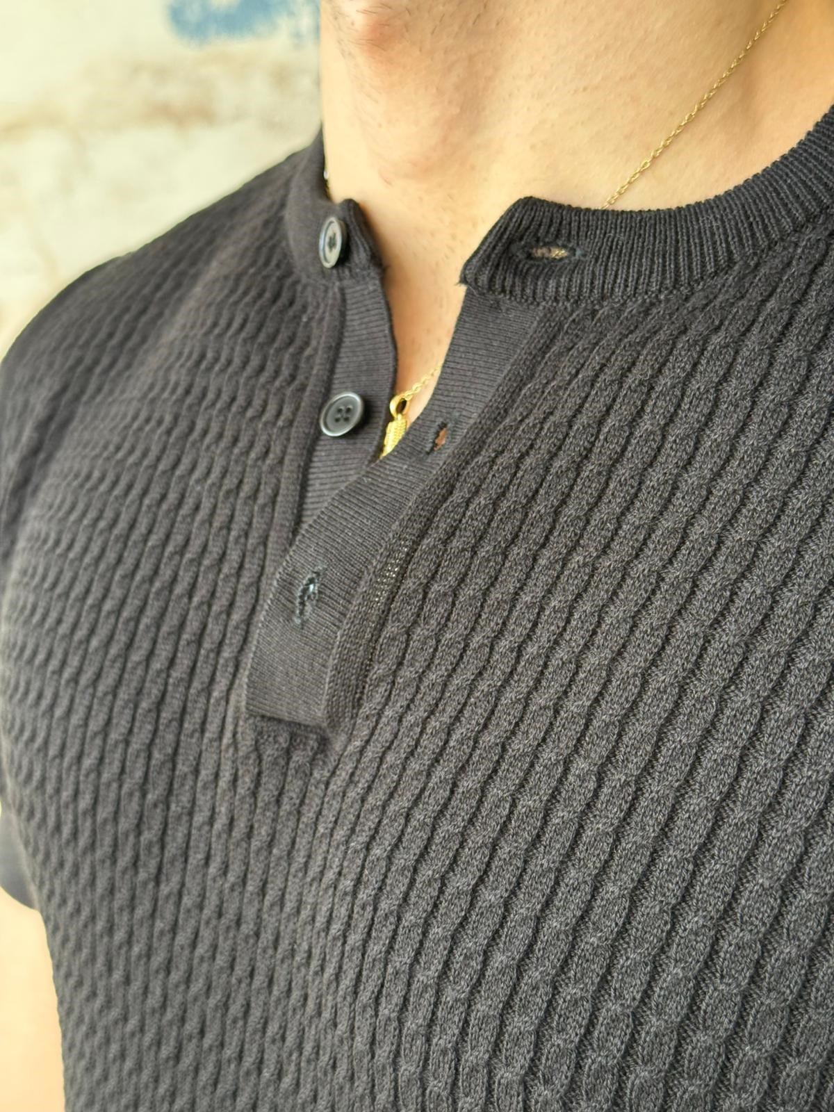Button Knit – Blaxk | TST.020