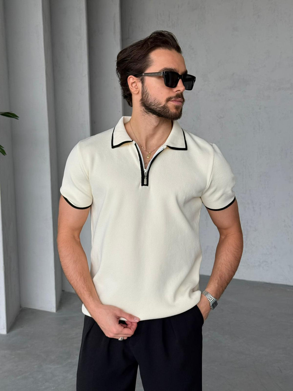 T-Shirt Elegant - Cream | TST.05