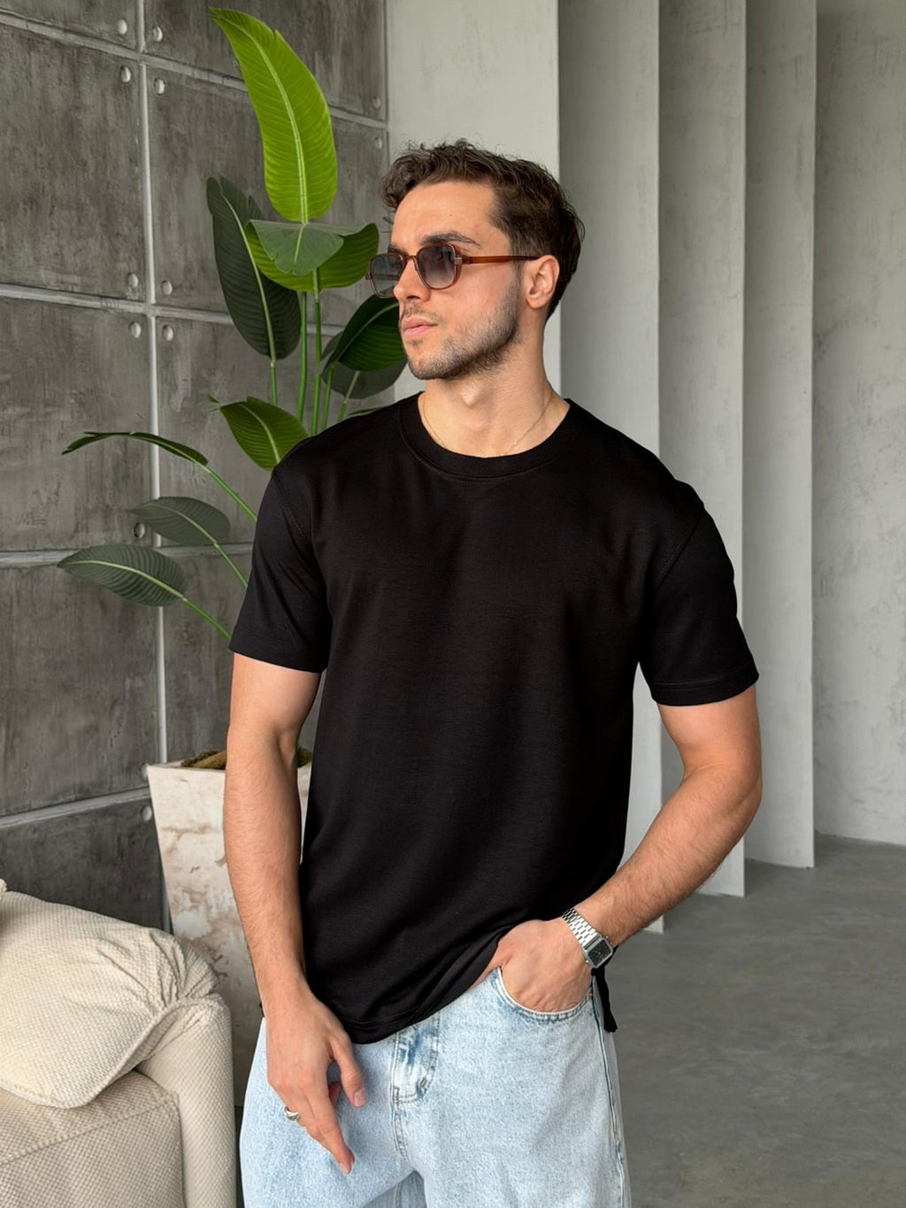 TST BLACK