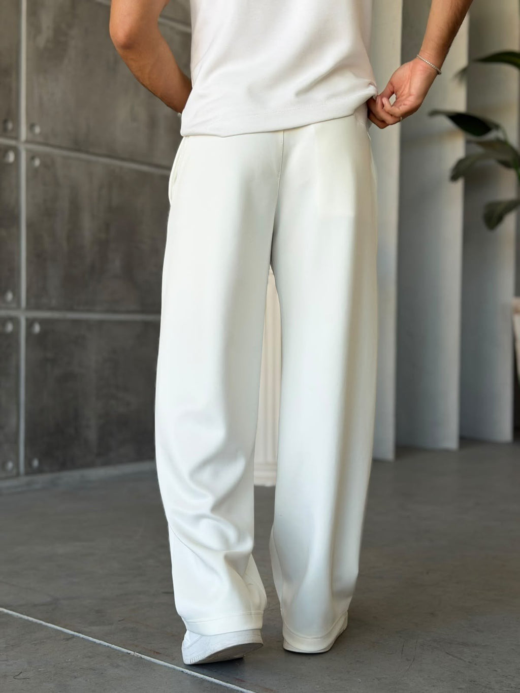 White Scuba Baggy Tracksuit - White