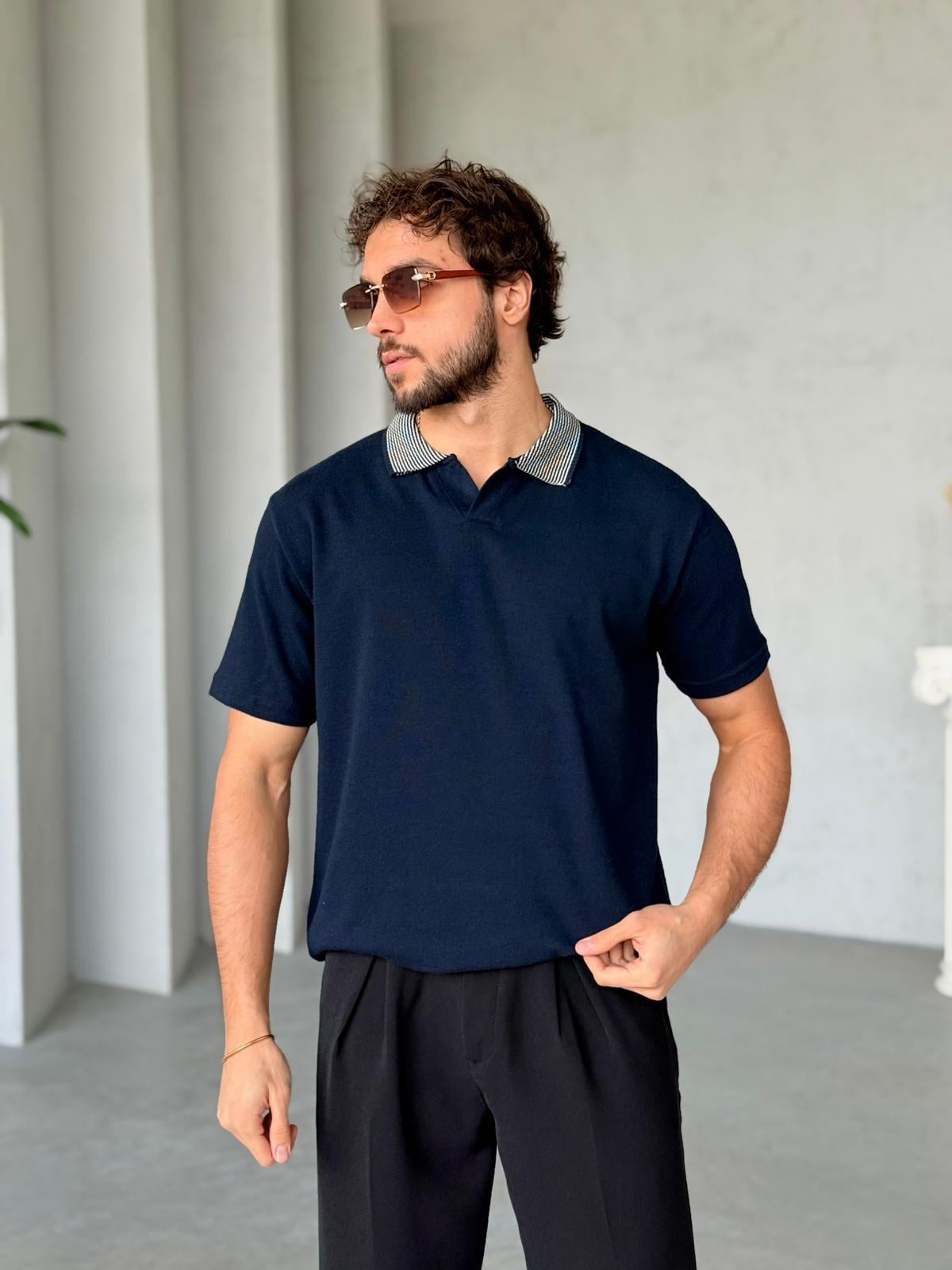 Detail Collar Polo Knit – Navy | TST.011